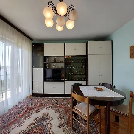 Vlasta דירה יאדראנובו